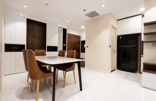 Dong Khoi Apartment | The Rixx Spectacular Apartment in D1/gym/pool/Netlix/3bedrooms/bathtub/security