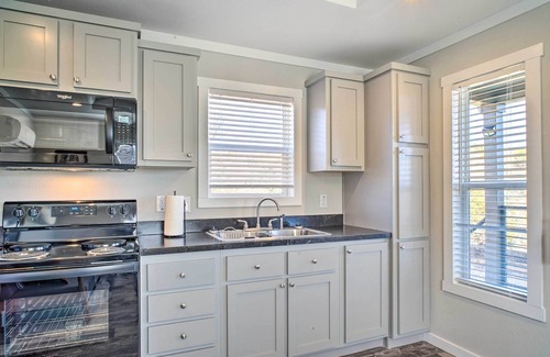 Tyrone House | ‘The Roadrunner’ - Silver City Oasis w/Views!
