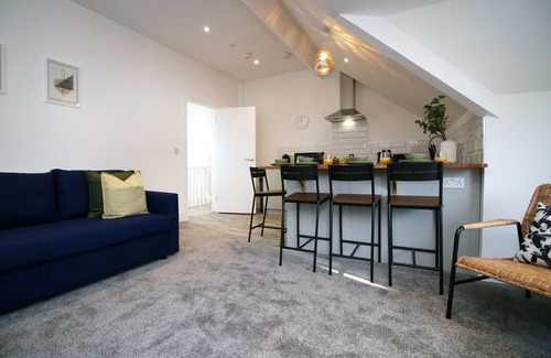 Caerau Apartment | The Roath by Stay South Wales - FREE Parking