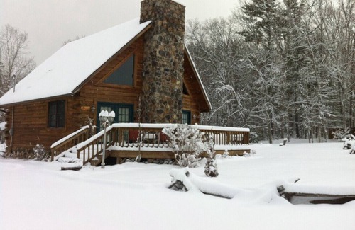 Lerona Cabin | The Robin a sweet cabin at Pipestem Place