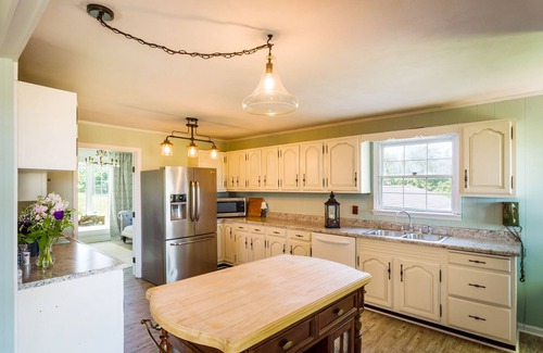 Maple Mount House | The Robinette House: Endless view of rolling farmland