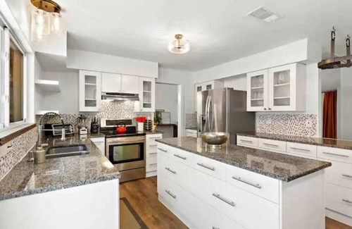 Round Rock House | The Rock House Retreat Pet Friendly Hot Tub Oasis
