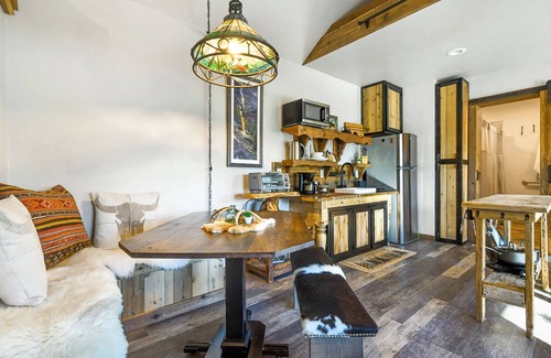 Lake George Cabin | The Rockwall Cabin at Bison Peak Lodge, a Mountain Wilderness Lodge
