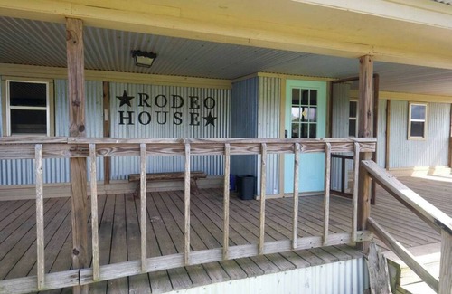 Minden House | The Rodeo House @ Yellow Rose Canyon
