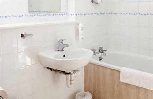 Stevenage Hotel | The Roebuck Inn