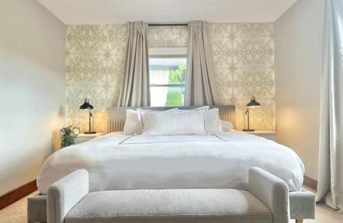 South Hills House | The Rogers at Mount Lebanon by Luxe PGH