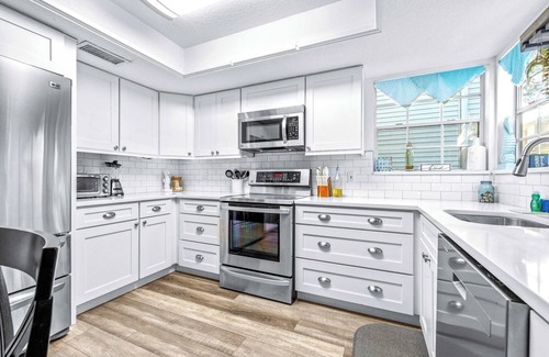 Beach Park House | The Roland Villa – For 12ppl