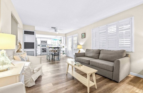 Beach Park House | The Roland Villa – For 12ppl