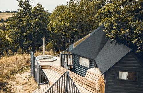Saint-Leonard-des-Bois Cabin | The Romantic Kota-Cabana