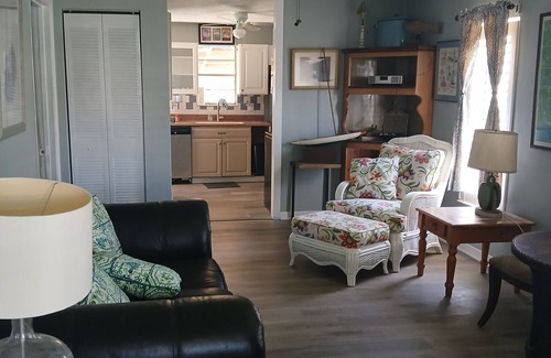 New Smyrna Beach House | The "Ronnac Cottage" of New Smyrna Beach. Pet friendly 2 BD min. to beach.