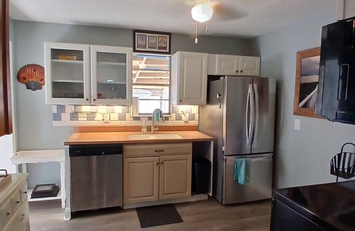 New Smyrna Beach House | The "Ronnac Cottage" of New Smyrna Beach. Pet friendly 2 BD min. to beach.