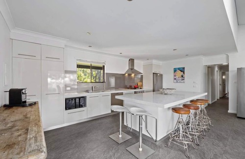Quedjinup House | The Roo House Sprawling Bushland Retreat near Town