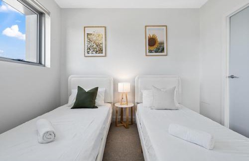 Kangaroo Point Apartment | The Roocrest - Kangaroo Point Brand New 2BR with Parking