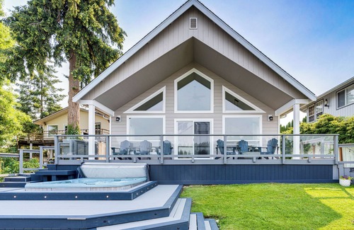 McKenna Cottage | The Rookery - Dreamy Home w/Private Dock!