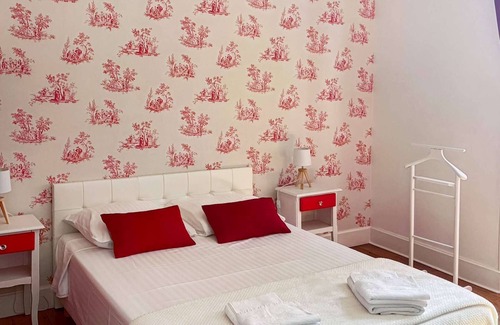 Arcomps House | The Rooms of Vilmorais - Red