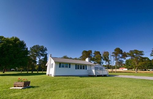 Sabillasville House | The Roosevelt House (or for retreats book the whole Caboose Farm compound)