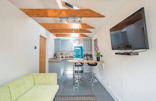 Stodmarsh Cottage | The Roost - a country lodge by Bloom Stays that sleeps 2 guests in 1 bedroom