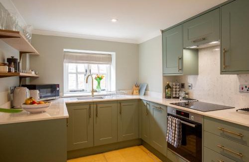 Coln St Aldwyns House | The Roost at Coln