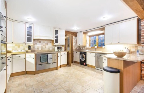 Gravesend House | The Roost Group - The Coach House with Hot Tub