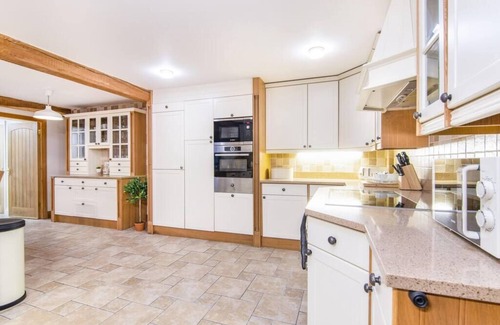 Gravesend House | The Roost Group - The Coach House with Hot Tub