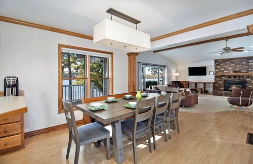 Fennville House | The Roost: Hutchins Lake Waterfront, Views, Fireplace, Cozy Atmosphere