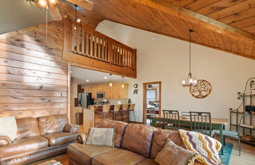 Beech Mountain Cabin | The Roost - On Beech Mtn, Fireplace, Amazing Views, Game Tables