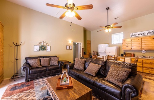 Christopher Creek Cabin | The Rooster's Roosts Monthly Rental