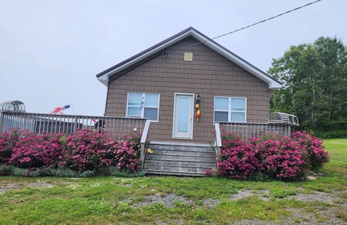 North Road Cottage | The Roosters Cottage of Habour De Lute on Campobello Island