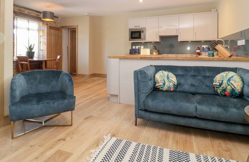 Haselbury Plucknett Apartment | THE ROPE HOUSE, pet friendly, luxury holiday cottage in Crewkerne