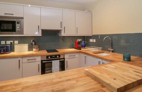 Haselbury Plucknett Apartment | THE ROPE HOUSE, pet friendly, luxury holiday cottage in Crewkerne