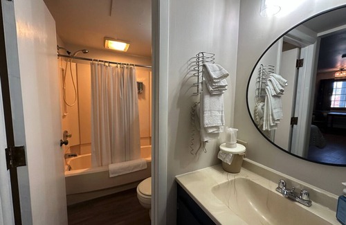 Coshocton Hotel | The Roscoe