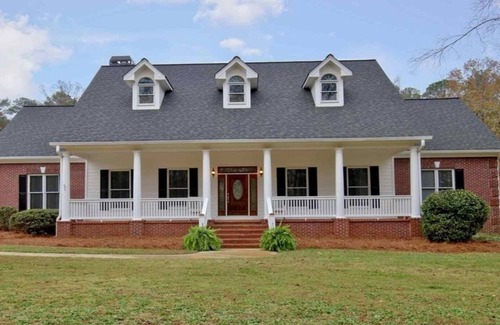 Conyers House | The Rose Fortune Manor