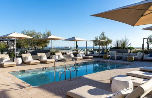 Downtown Apartment | The Rose Quartz - Rooftop Pool, Gym Glamorous Santa Monica 2BR
