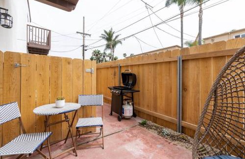 Beach Barber Tract House | The Rosemont III - La Jolla Luxury