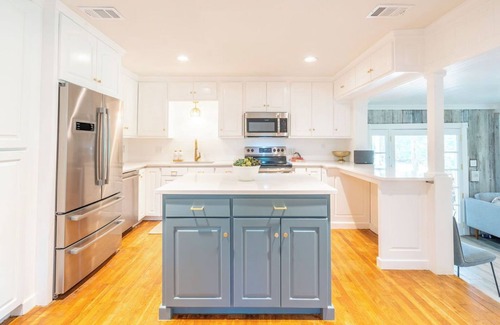 Seguin House | The Rosewood On Lake Placid Waterfront Lake House Retreat and Event Center