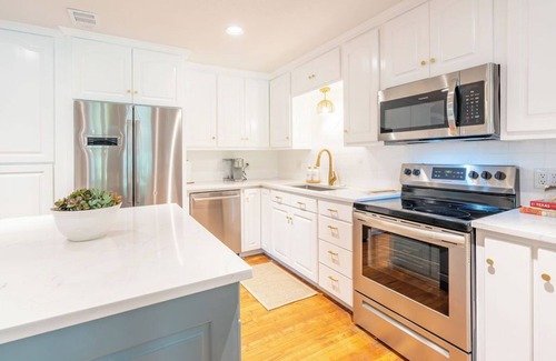 Seguin House | The Rosewood On Lake Placid Waterfront Lake House Retreat and Event Center