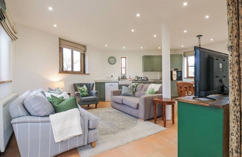Middleton Cheney Cottage | THE ROUND HOUSE, family friendly, with a garden in Chacombe