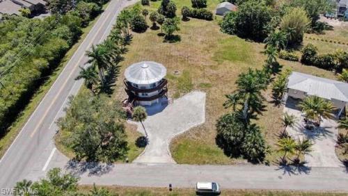 Bokeelia House | The Round House