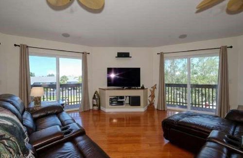 Bokeelia House | The Round House