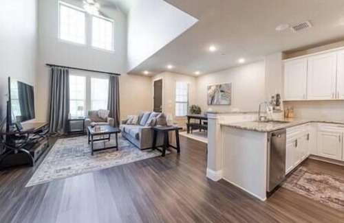 McKinney House | The Rowhouse: Gym/Mancave 2/2.5/2
