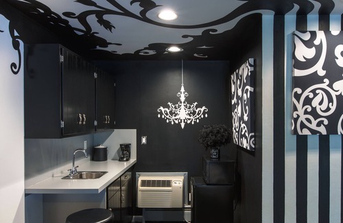 Roxbury Hotel | The Roxbury