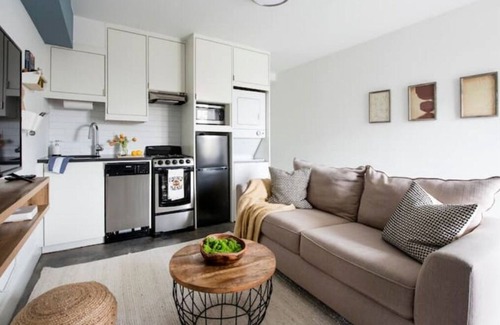 Virginia Highland Apartment | The Roxie, Near PonceCityMarket
