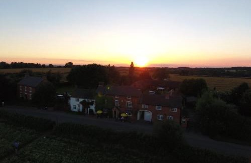 Sutton Cheney Hotel | The Royal Arms Hotel
