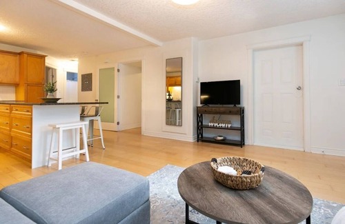 Colwood Apartment | The Royal Bay Getaway