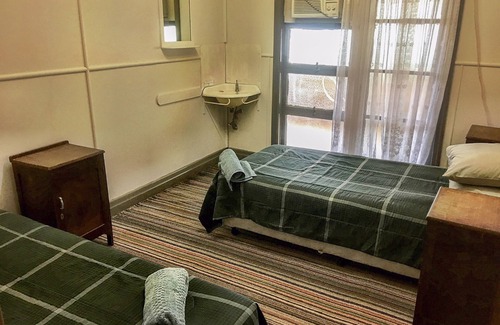 Tambo Hotel | The Royal Carrangarra Hotel