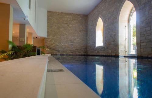 Upper Town Hotel | The Royal Crescent Hotel & Spa