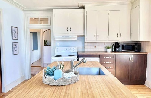 Quartier 5-4 Apartment | The Royal d'Antan 8 people Parking