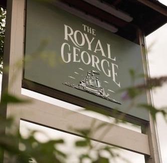 Tintern Hotel | The Royal George