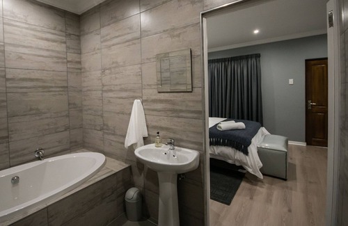 Klerksdorp House | The Royal Guest House