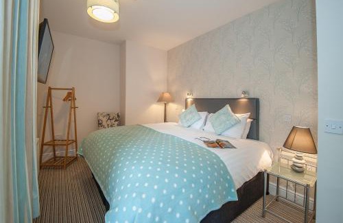 Lancaster Hotel | The Royal Hotel and Bar